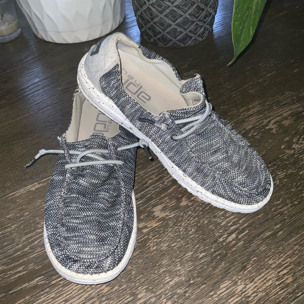 Hey Dude Women’s Wendy Box Dark Gray Slip On Shoes Size 9 - Picture 2 of 9